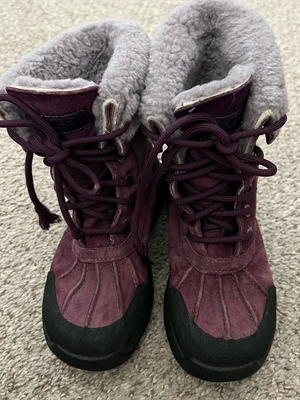 UGG Vibram Kids Plum Suede Lace-Up Winter Boots with Shearling Cuff Size 1